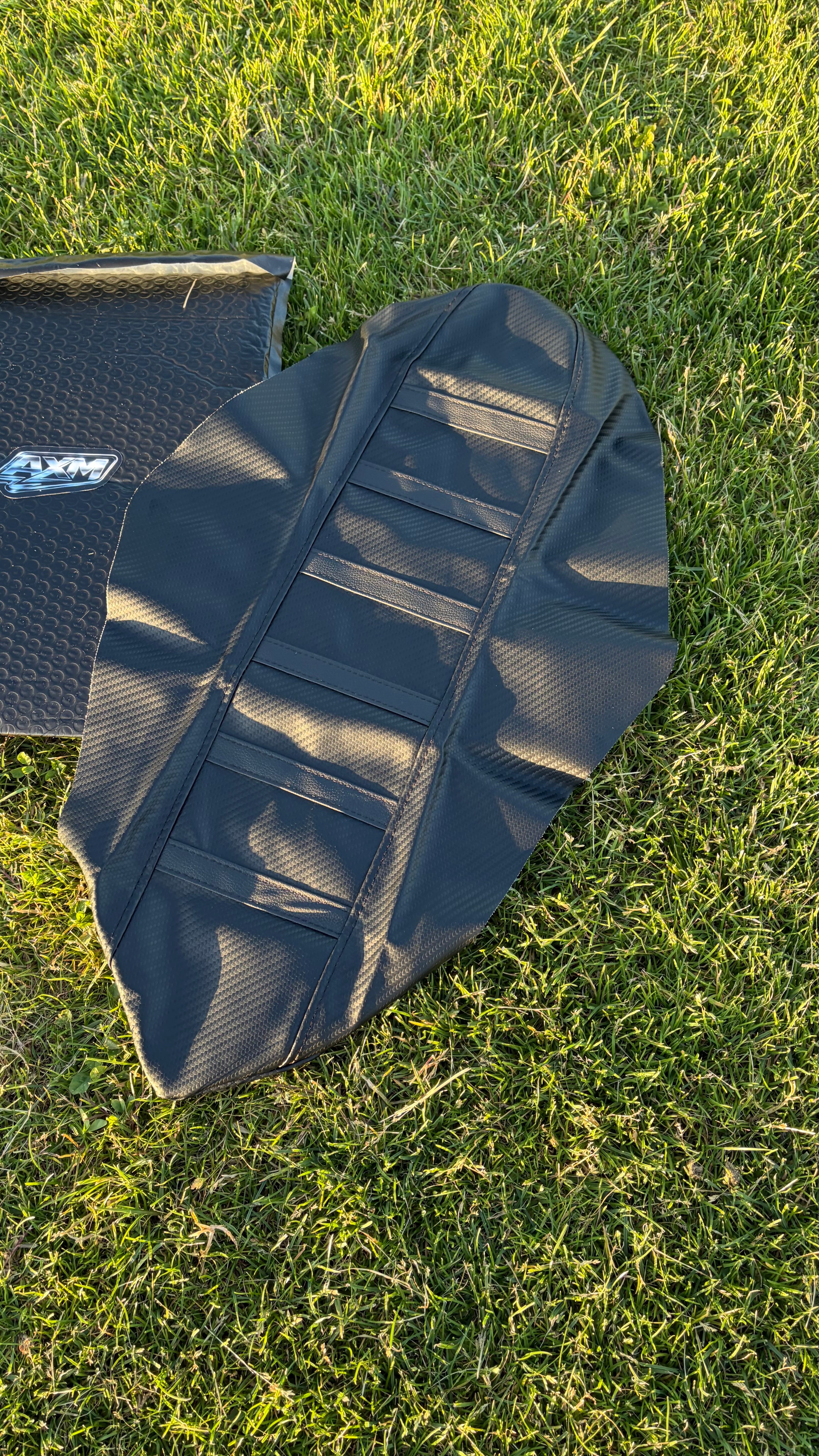 AxMotos Tuttio Soleil 01 Black Seat Cover