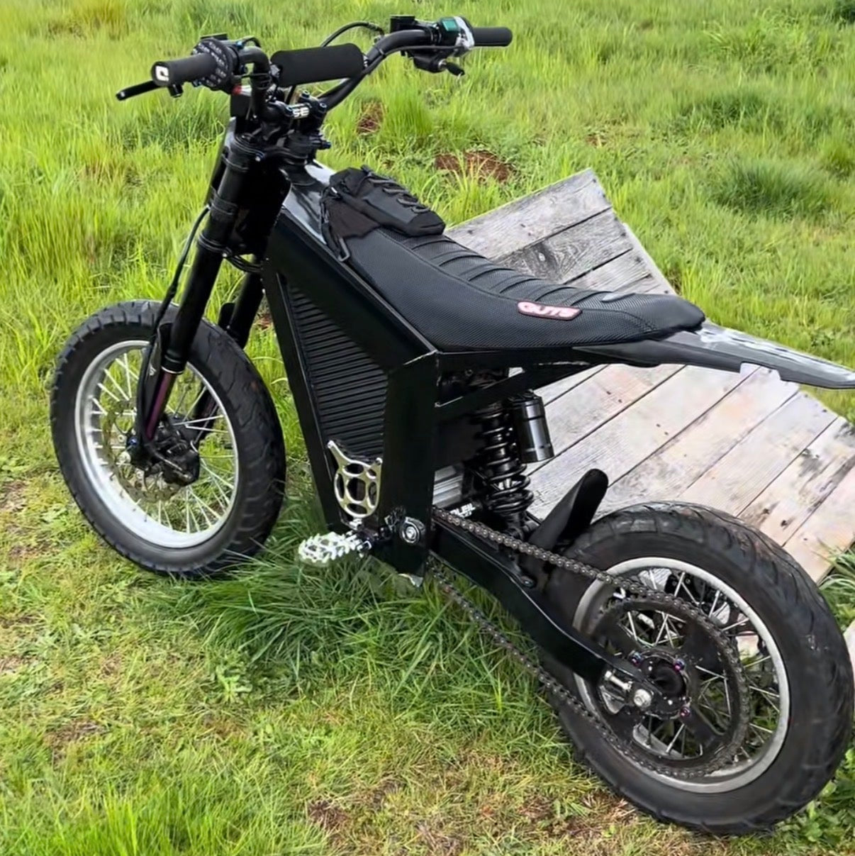 Tuttio Soleil 01 Premium Metal Motor Cover