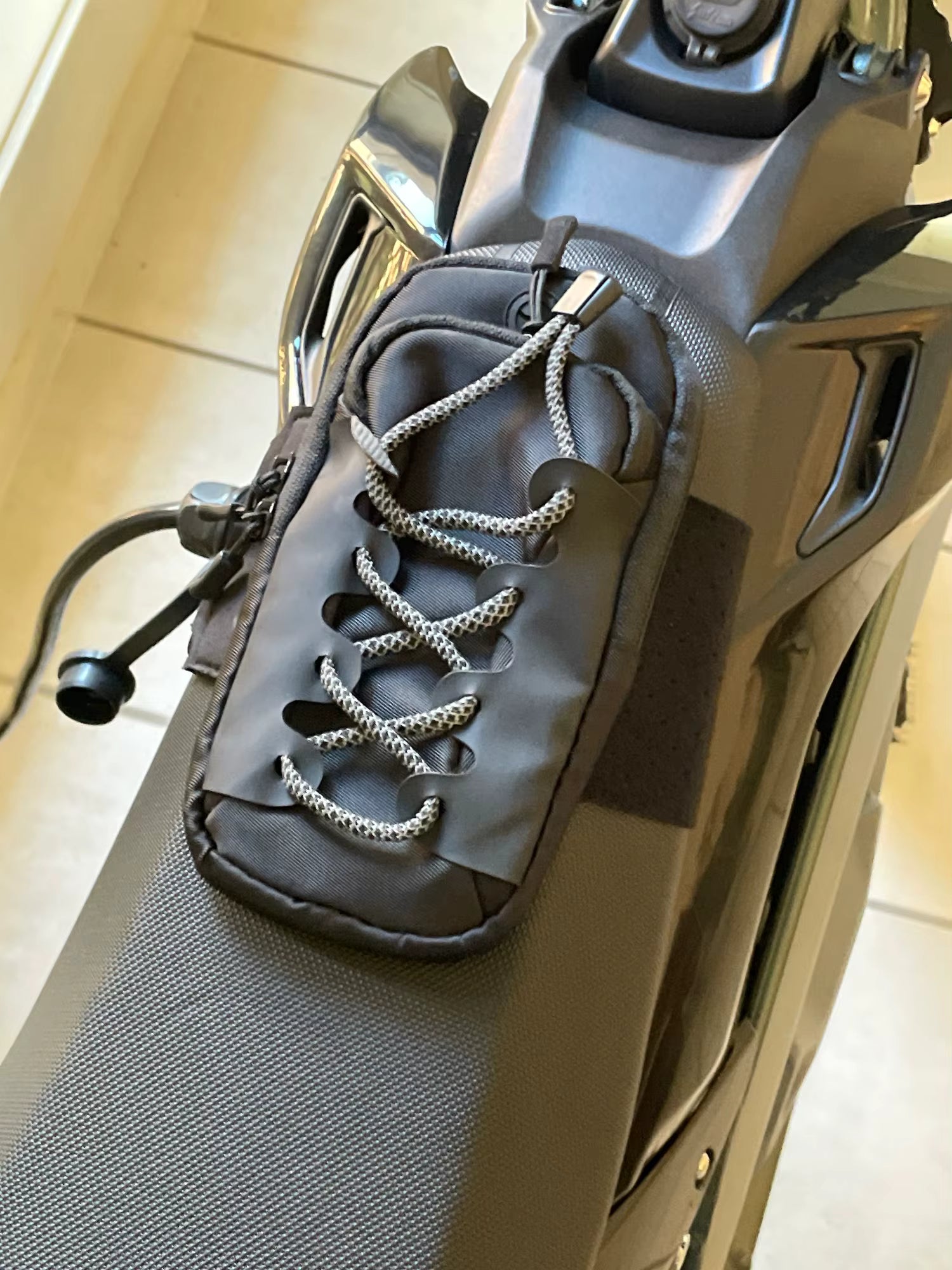 Universal Emoto Seat Bag