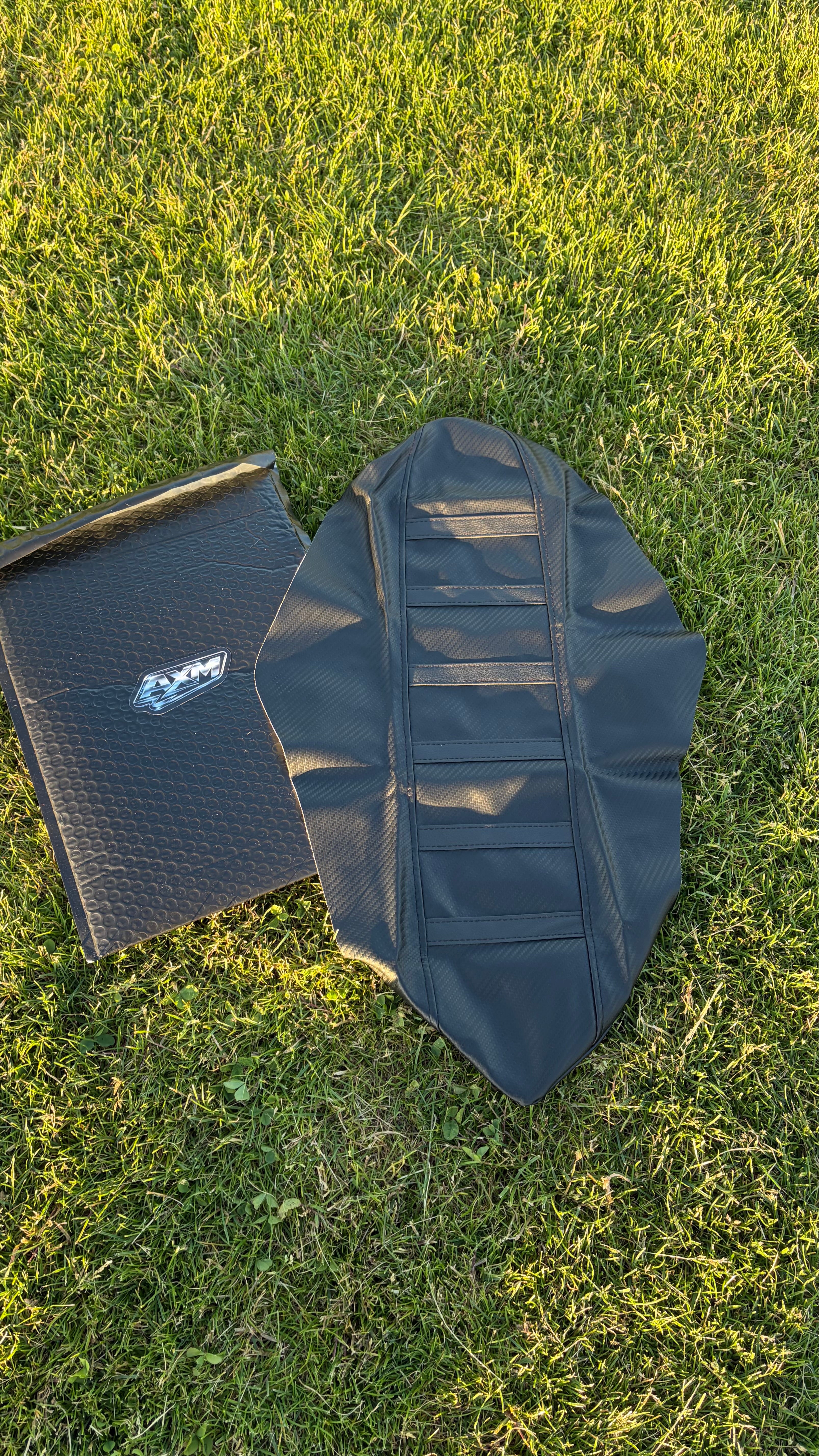 AxMotos Tuttio Soleil 01 Black Seat Cover