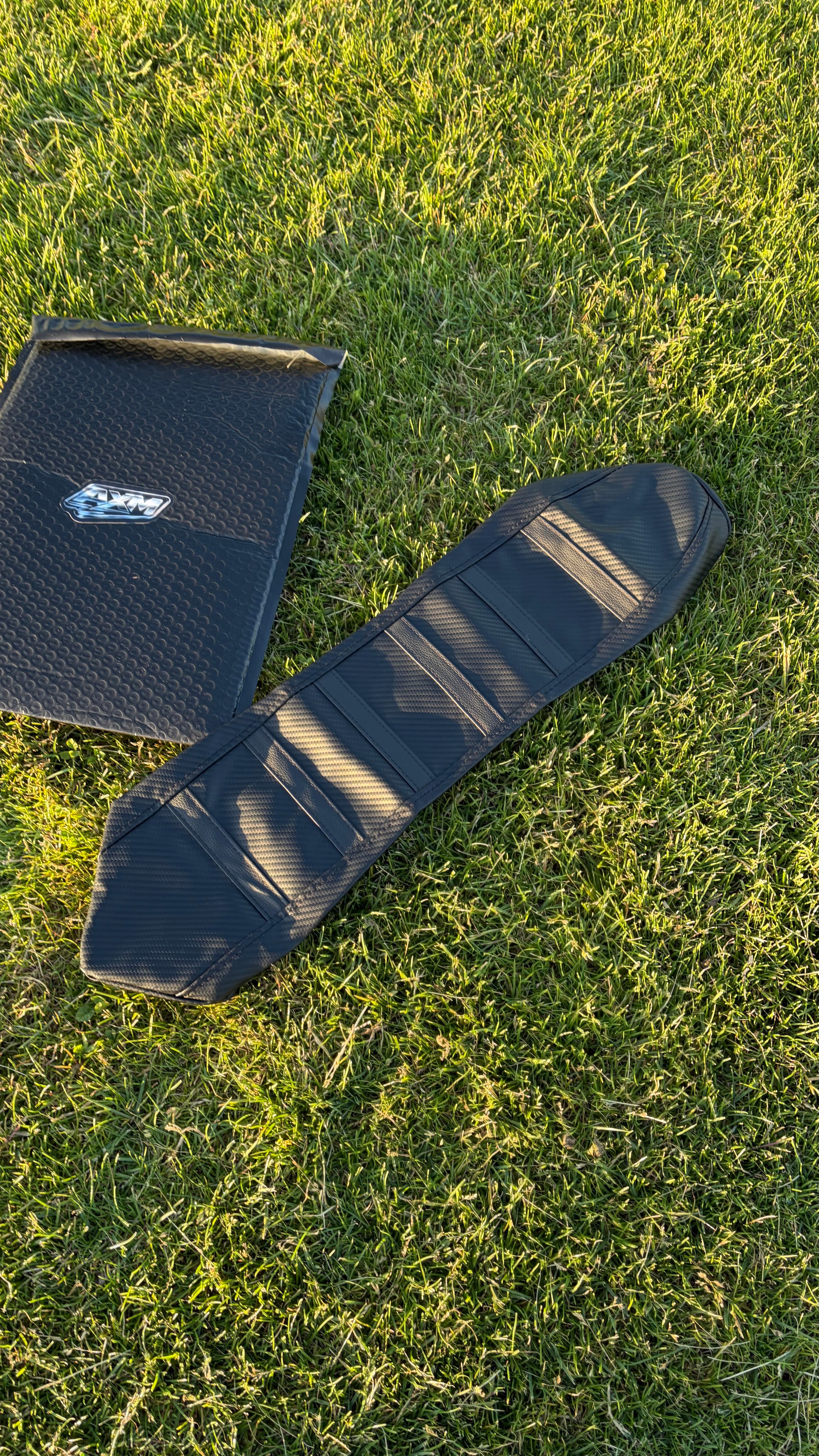 AxMotos Tuttio Soleil 01 Black Seat Cover