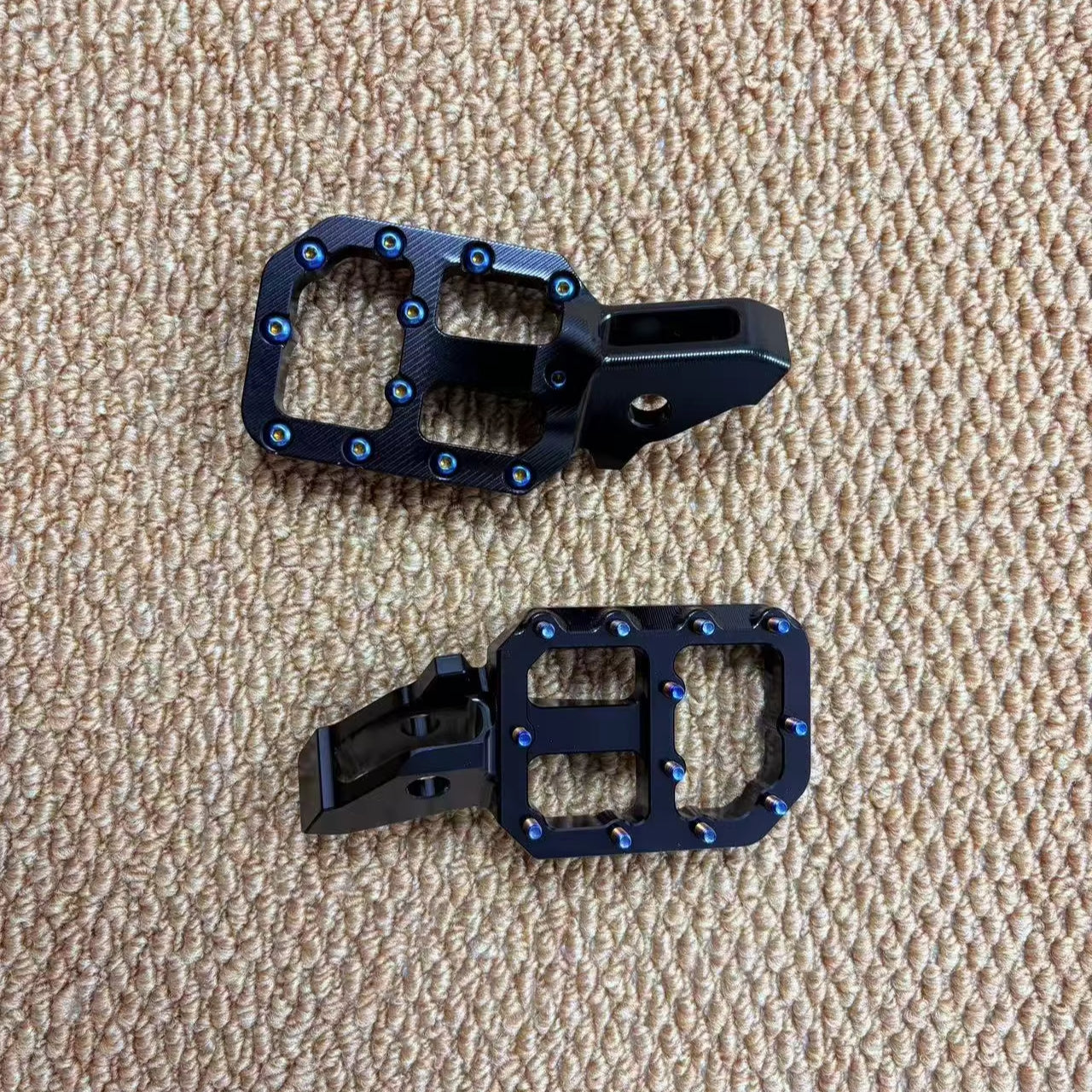 Surron Ultra Bee/LBX Wide Titanium Pegs