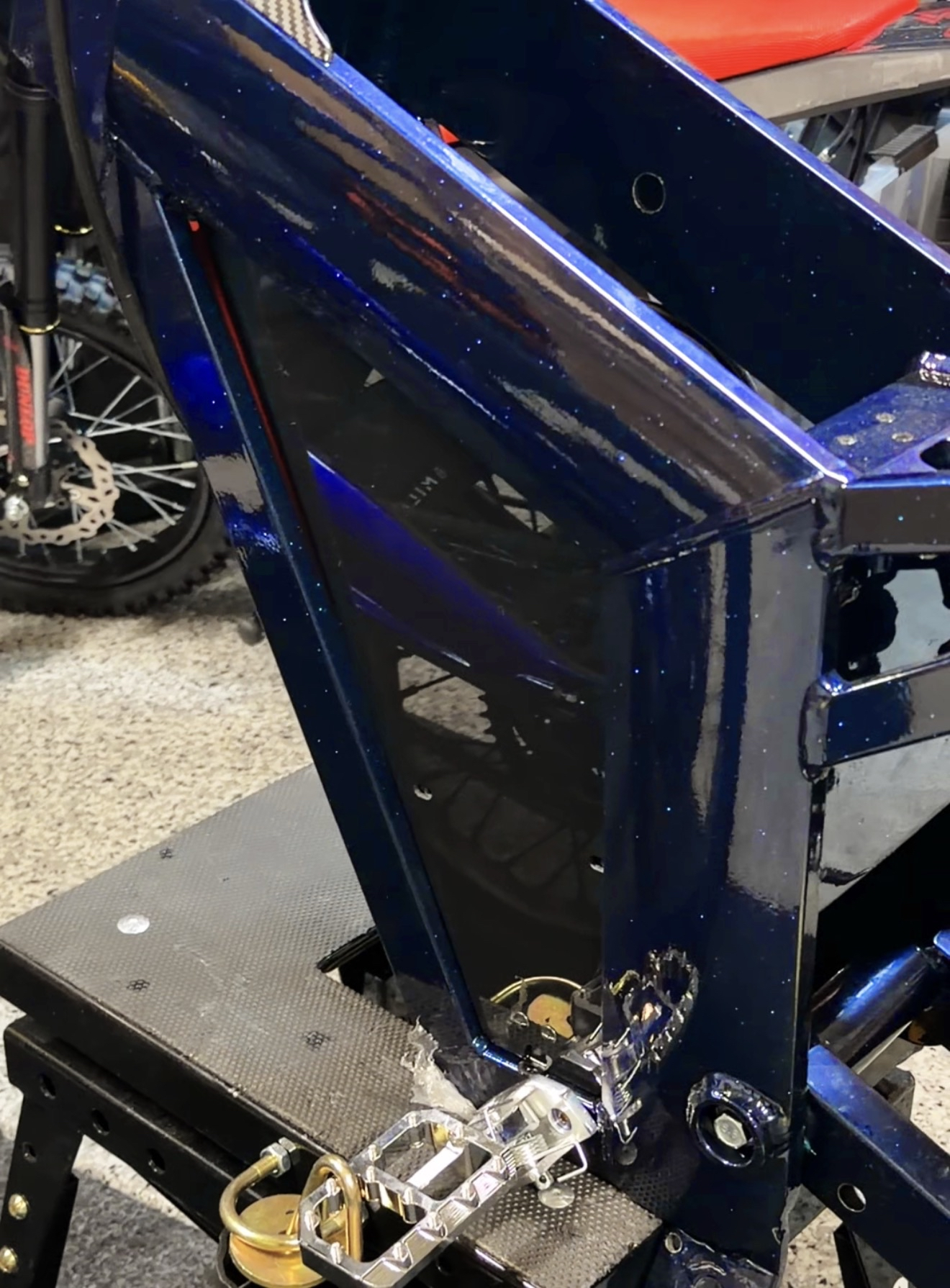 Tuttio Gloss Black Side Panels