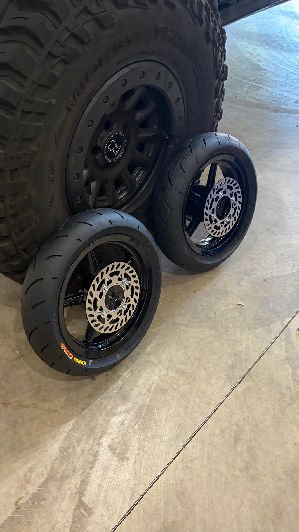 Tuttio Soleil 01/Yozma IN10 12-Inch Supermoto Wheelset