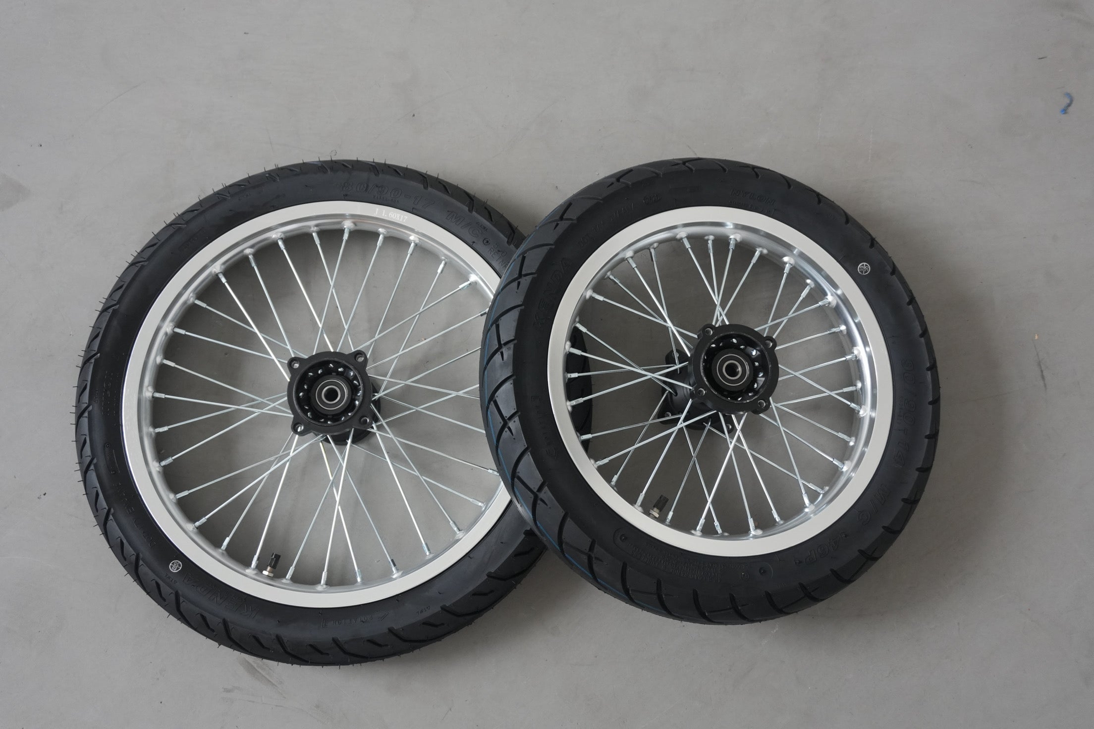 17/14 Tuttio / Yozma Supermoto Wheel Set