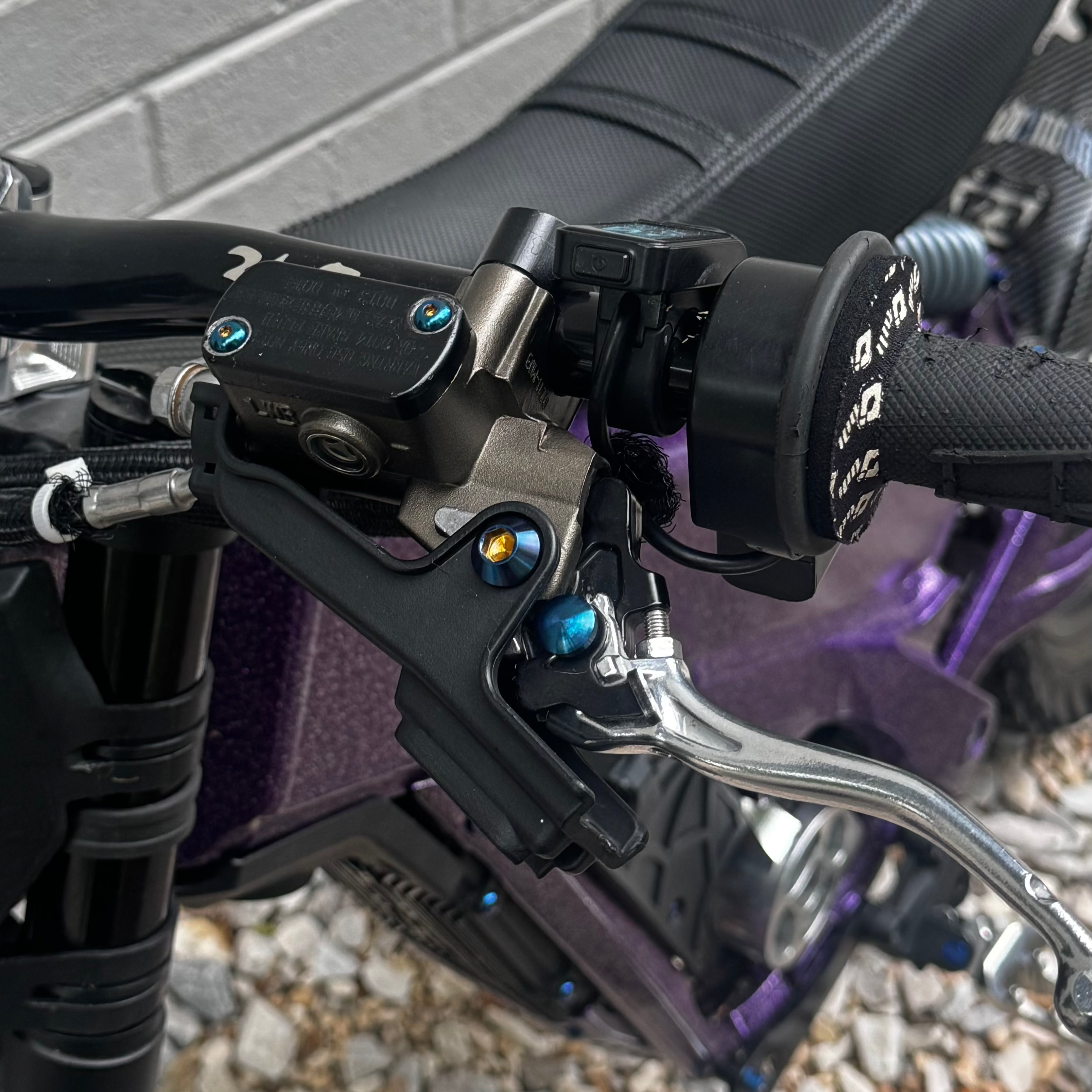 Titanium Ultra Bee Brake Lever Pin